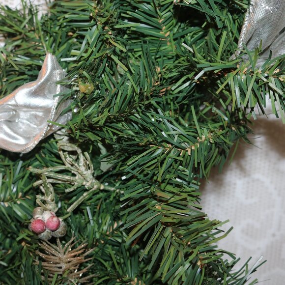 Christmas round wreath all artificial with some decorations included 21x21 - Picture 3 of 5